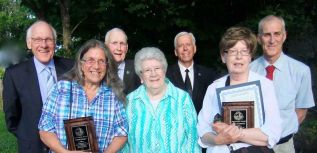 Front: Debbie Lingen, Barb Stewart, Joan Cameron. Bck: Deputy mayor John McDougall, C.bill Robinson, mayor Ron Vandewal, C. Ross Sutherland. 